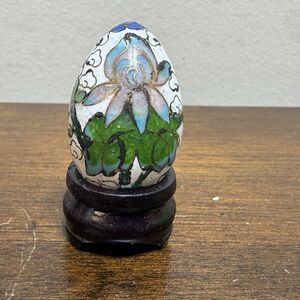 Vintage Cloisonné Enamel Egg with Iris And Daisy Florals Design–Stand Miniature